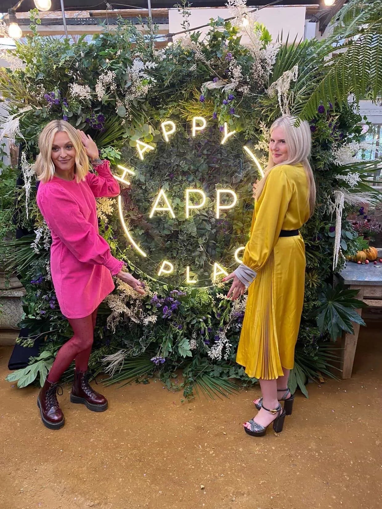 For Fearne Cotton’s Happy App launch, she partnered with event florist Amaranté London to create a beautiful bespoke flower wall