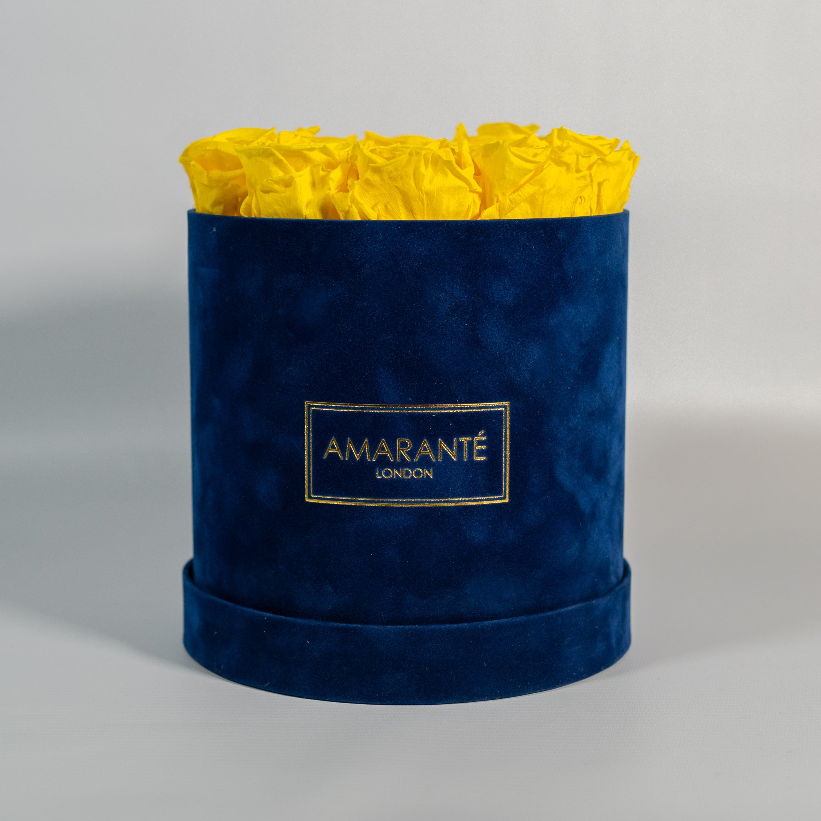 These stunning Roses are the perfect choice for friend's graduation and birthday.