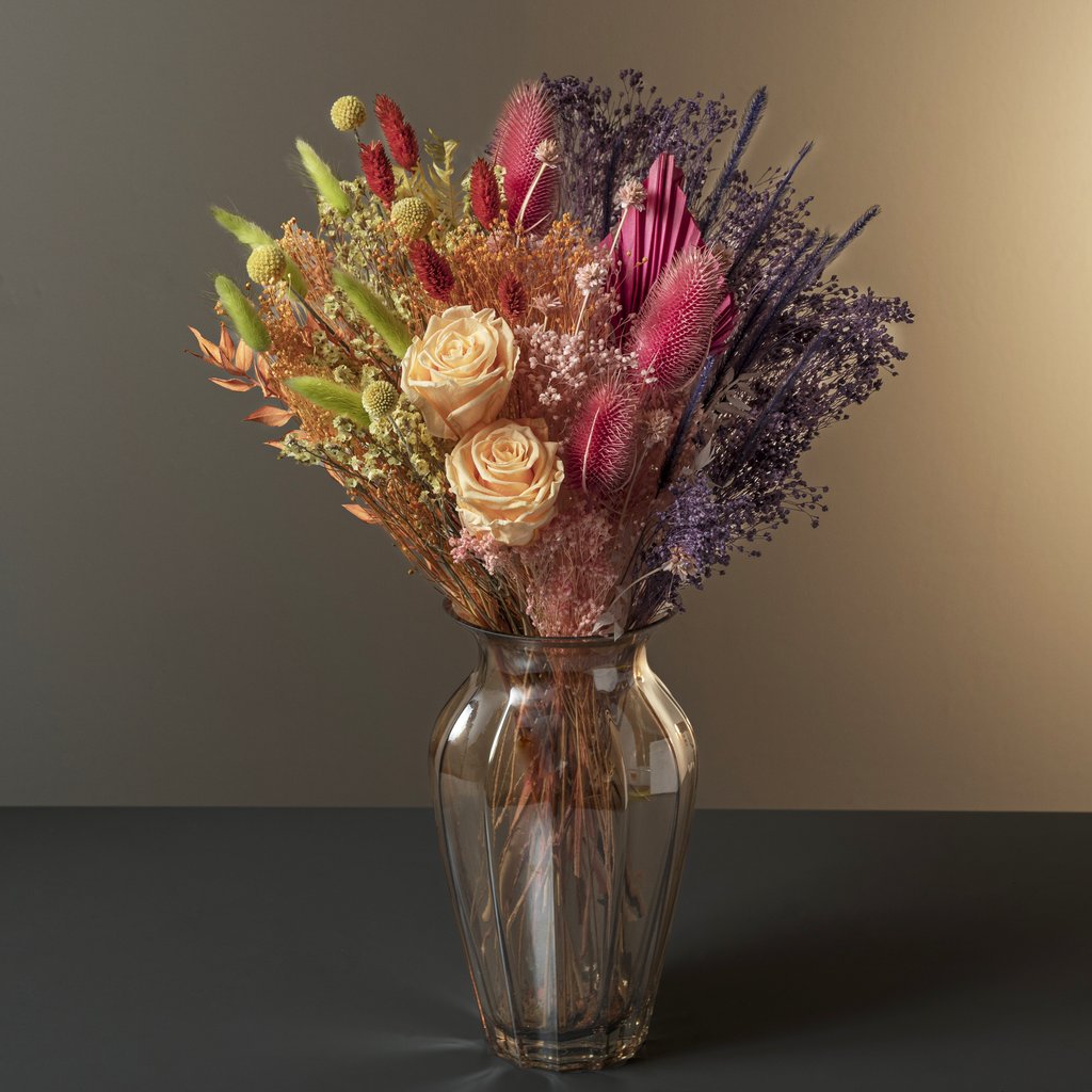 Brighten Up your Home with Magnificent Dried Flowers