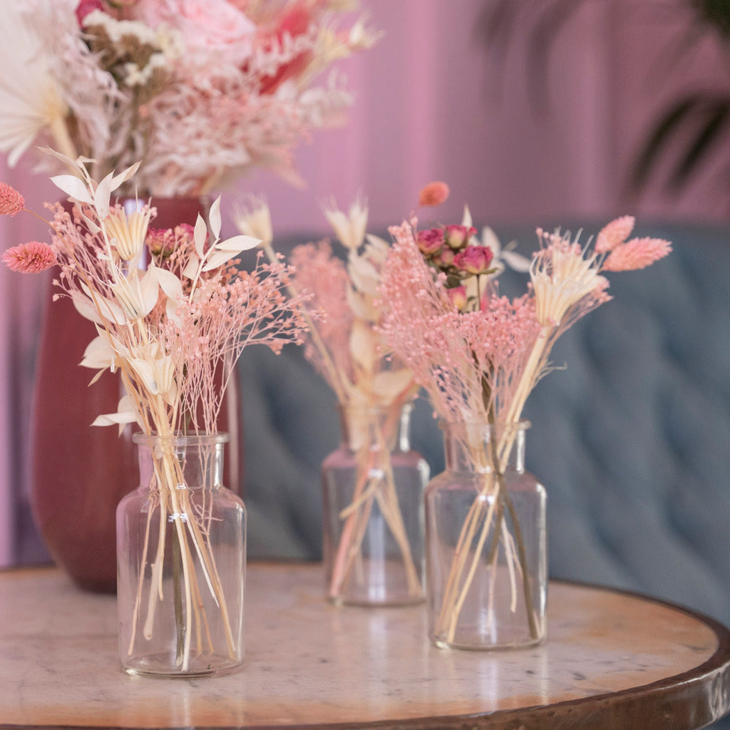 Decorating Your Bedroom with Flowers for Christmas