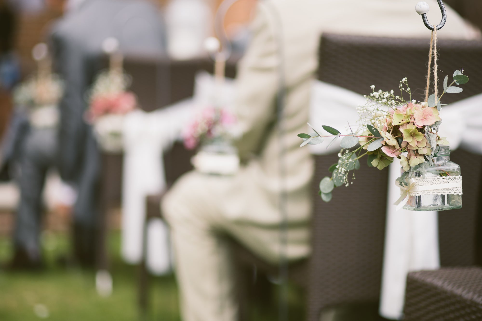 Elegant Dried Wedding Flowers and Floral Arrangements