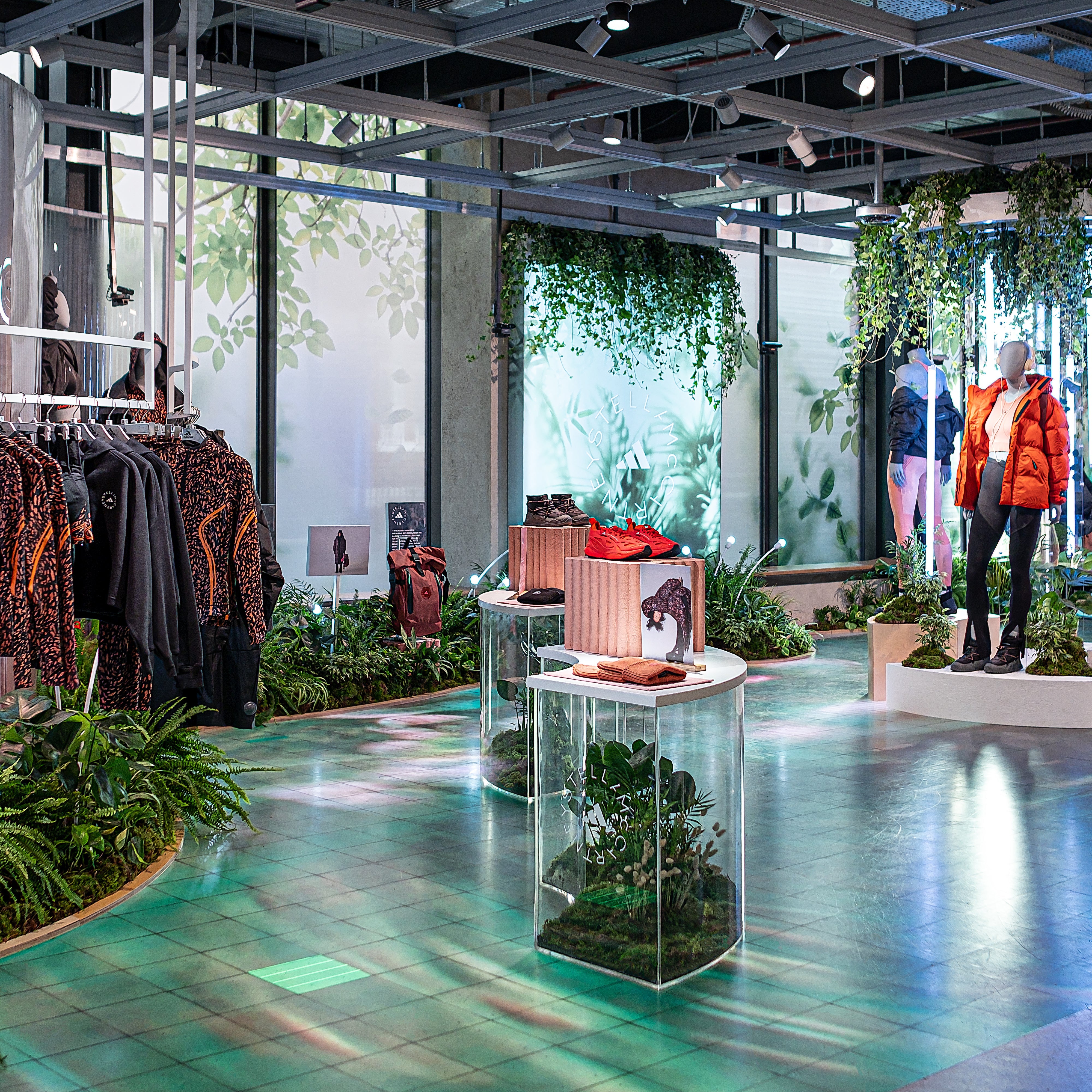 We created a completely immersive experience with plant installations at Adidas’ London store.
