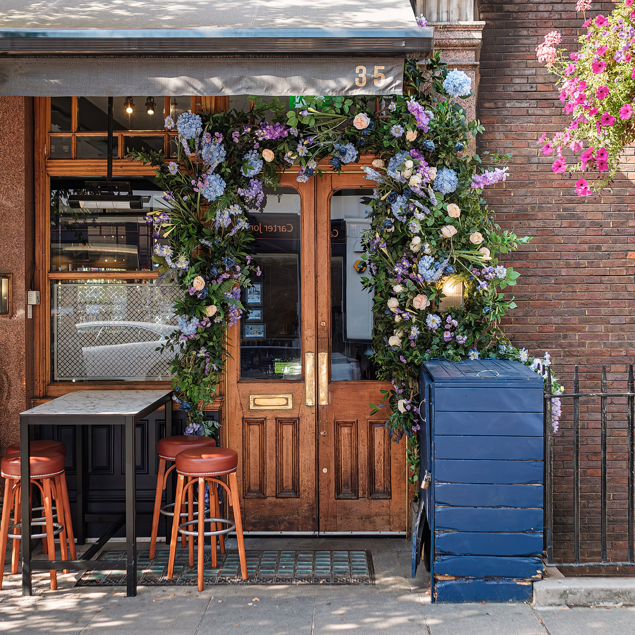 Cavendish-London-Flowers-by-Amarante-Event-Florist-Bespoke-Floral-Entrance-Arch-Installation_2.jpg