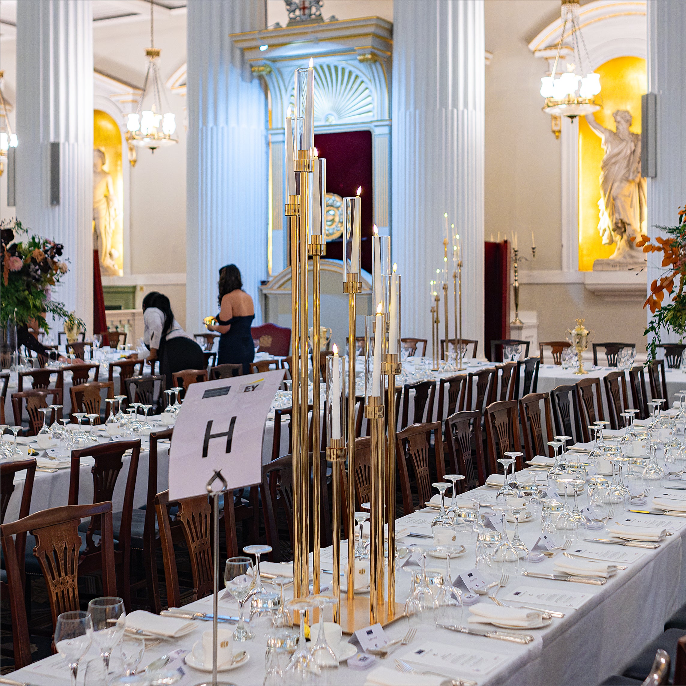 Decorative candelabras used to enhances the table design with elegance