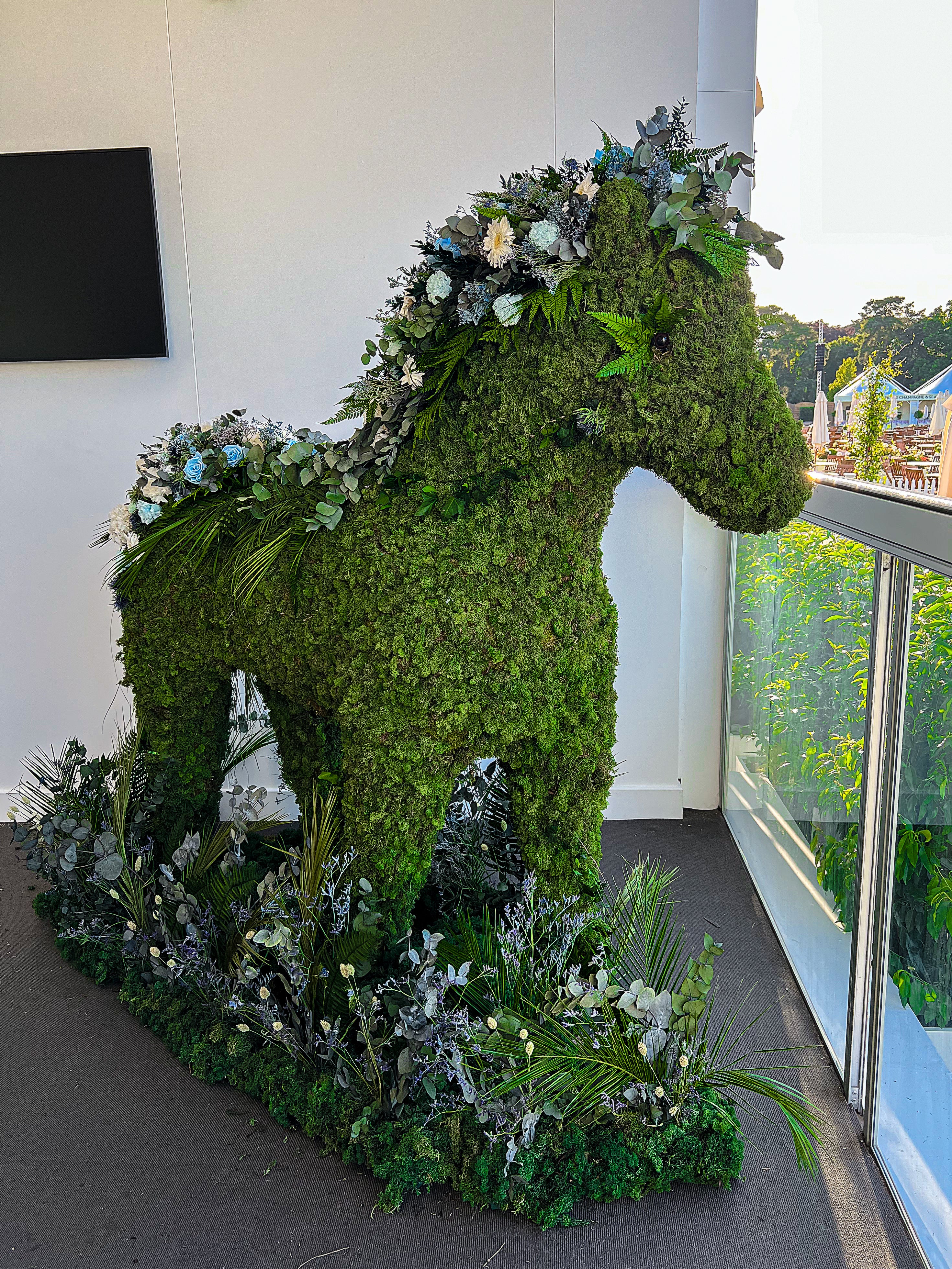 For their prestigious event, Royal Ascot required an event florist to transform areas of their event with beautiful floral installations unique to them.