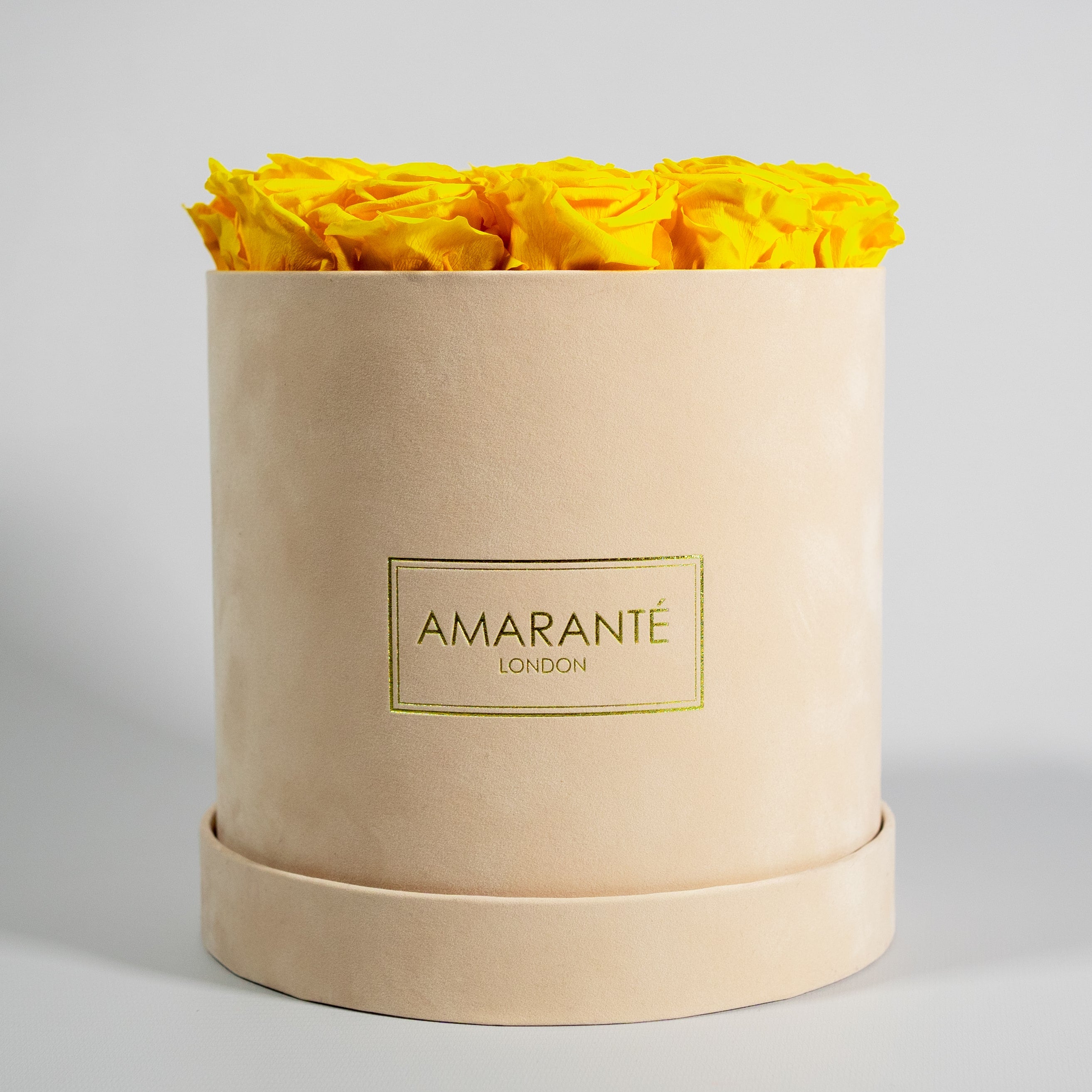 Warm yellow roses, perfect for a friend&#39;s graduation and birthdays. 