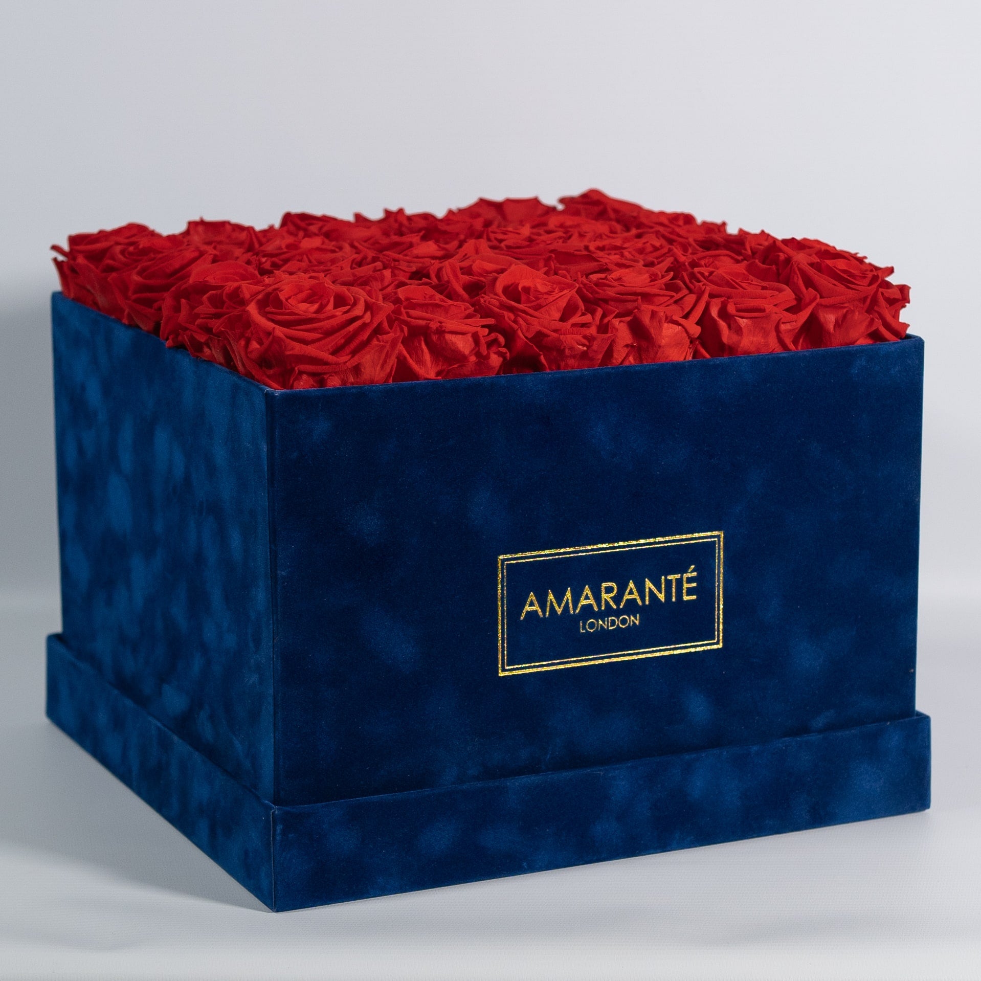 Stunning red Roses in a luxurious blue box. 