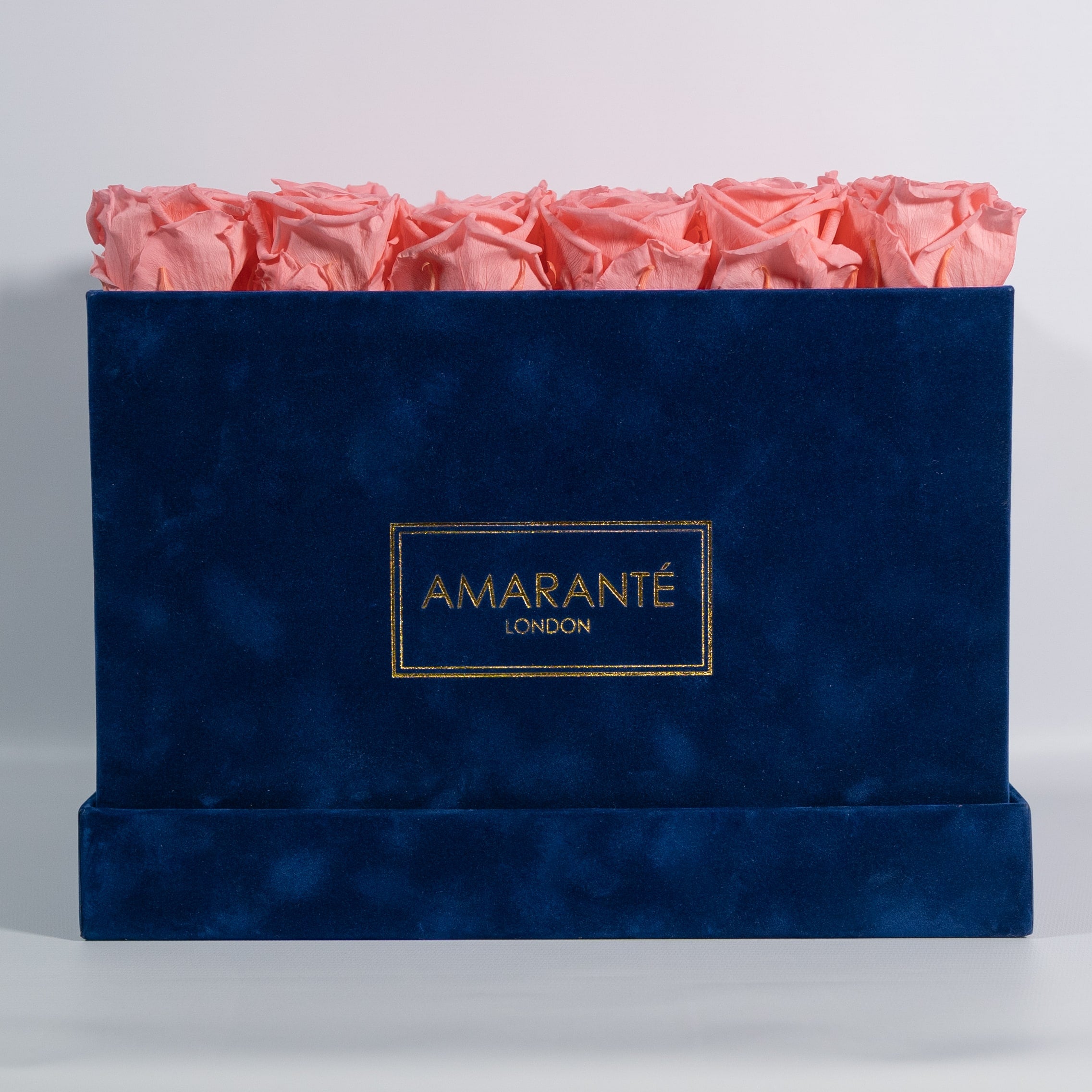 Blushing pink Roses in an extra large box, the perfect way to show endless love. 