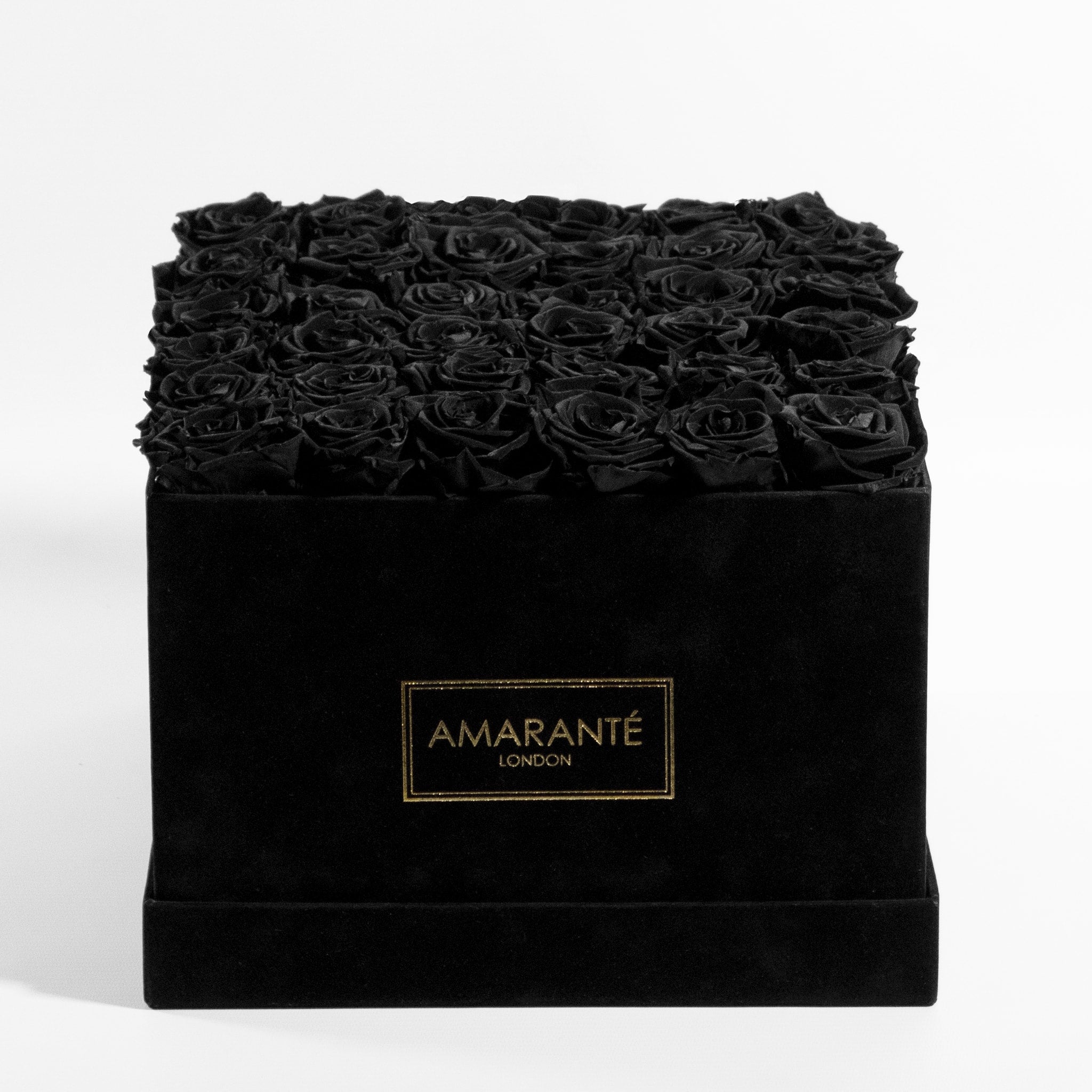 Go monochromatic with this stylish range of black Roses in a Black box.